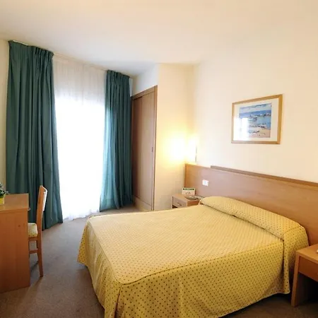Montsia Hotel 2*