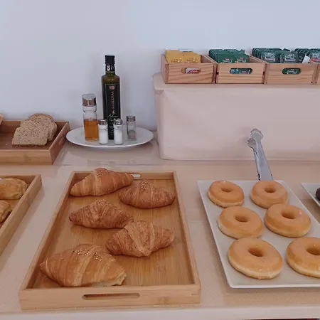 Montsia فندق أمبوستا