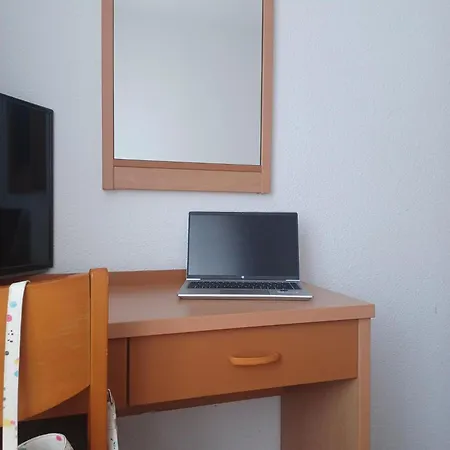 فندق Montsia أمبوستا